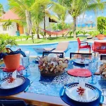 Dhea Oka Beach Muro Alto